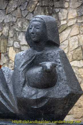 Bunde -  Sint Agnes met lam