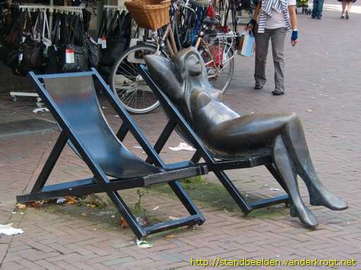 Middelburg -  Vrouw in ligstoel