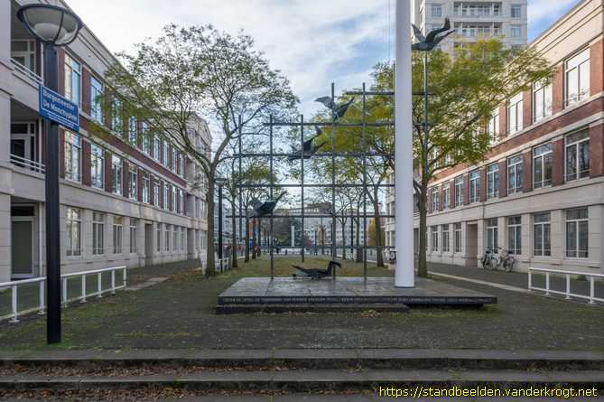 Den Haag -  Permanente Bevrijdingsdag <i>of</i> Irenemonument