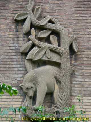 Den Haag - Reliëfs dieren